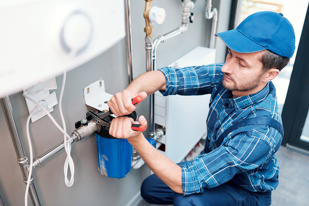 Last-Minute Plumbing Fixes vs. AMC in Dubai | SpatialFit